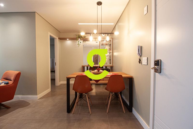Excelente apto, MOBILIADO e DECORADO, andar alto, ...