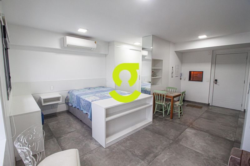 LOFT MOBILIADO, ANDAR ALTO, UMA VAGA! INFRA COMPLE...