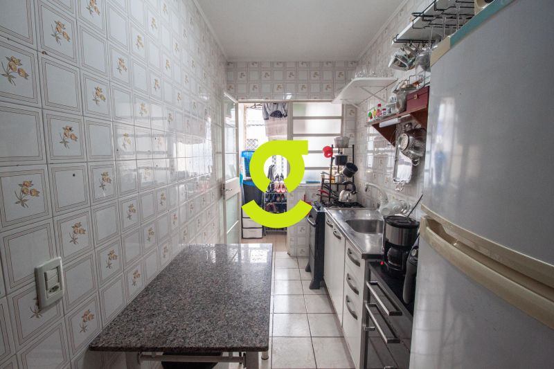 Apto mobiliado, andar alto, ar condicionado, 1 dor...