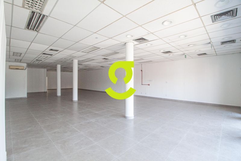 Loja Impecvel 320m na Assis Brasil - Fachada Amp...