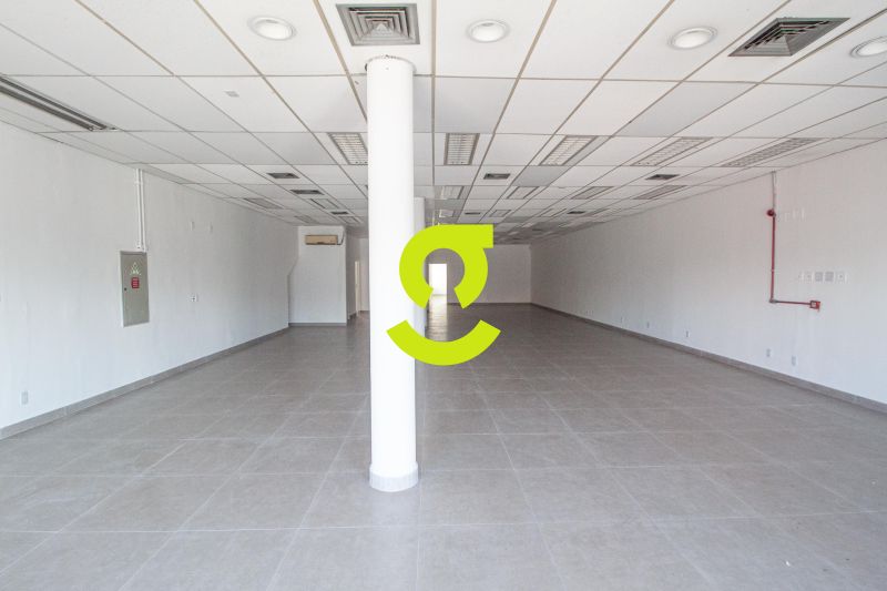 Loja Impecvel 320m na Assis Brasil - Fachada Amp...