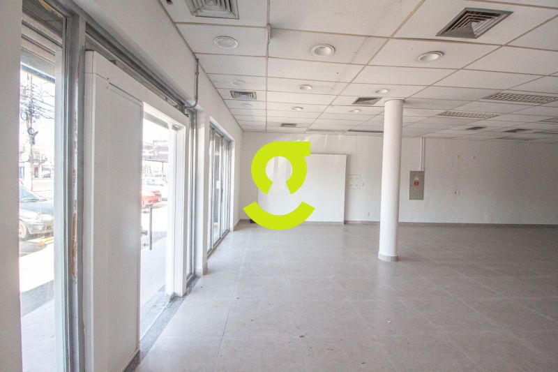 Loja Impecvel 320m na Assis Brasil - Fachada Amp...