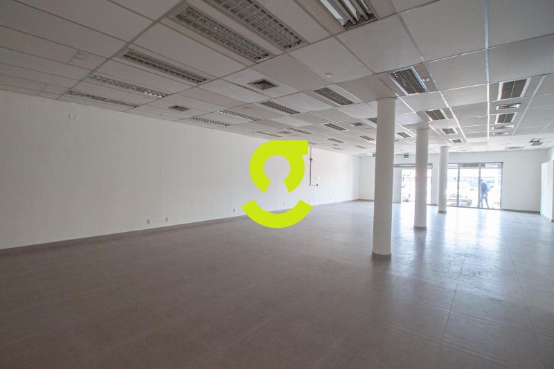 Loja Impecvel 320m na Assis Brasil - Fachada Amp...