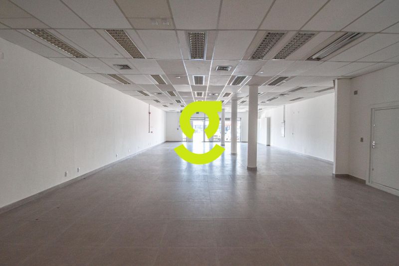 Loja Impecvel 320m na Assis Brasil - Fachada Amp...