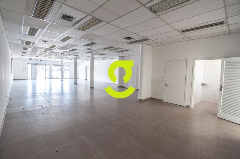 Loja Impecvel 320m na Assis Brasil - Fachada Amp...