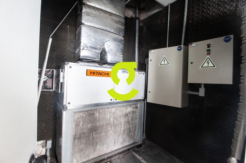 Loja Impecvel 320m na Assis Brasil - Fachada Amp...