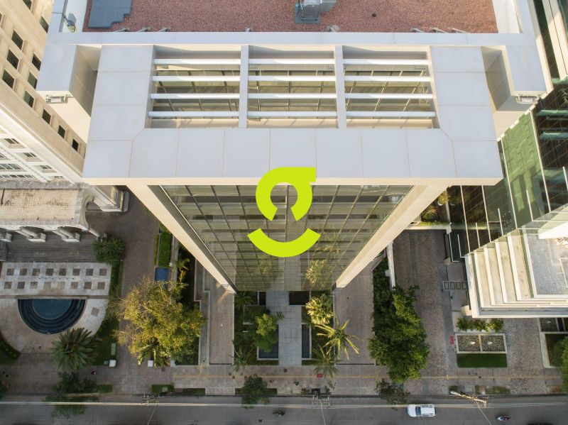 Conjunto Triple A de 326m no Capital Tower - Pode...