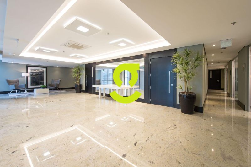 Conjunto Triple A de 190m no Capital Tower - Pode...