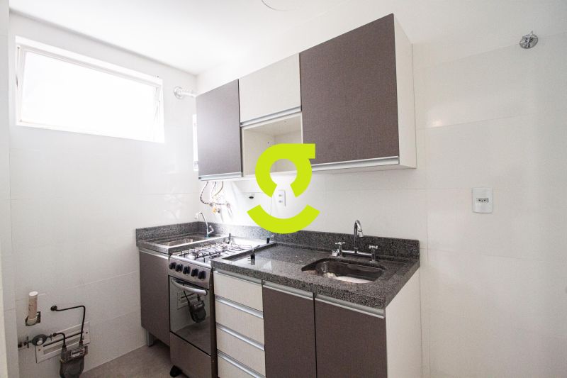 Loft reformado, semi mobiliado, andar alto com vis...