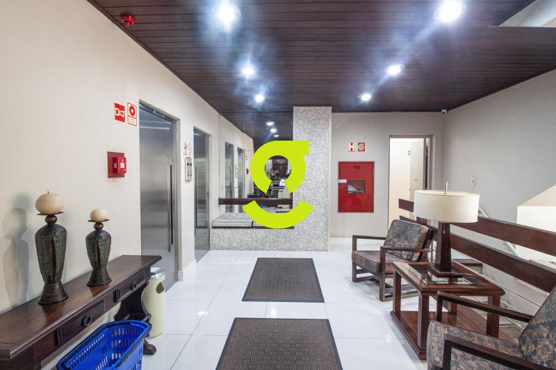 Loft reformado, semi mobiliado, andar alto com vis...