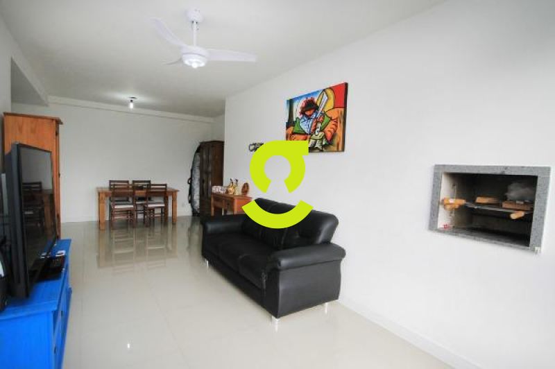 Apto semi mobiliado, 72m, 2 dorm, vaga coberta e i...