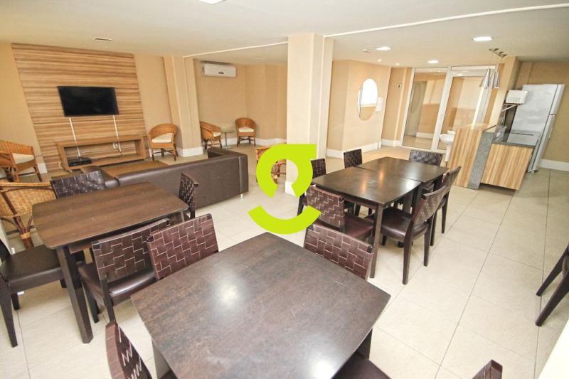 Apto semi mobiliado, 72m, 2 dorm, vaga coberta e i...