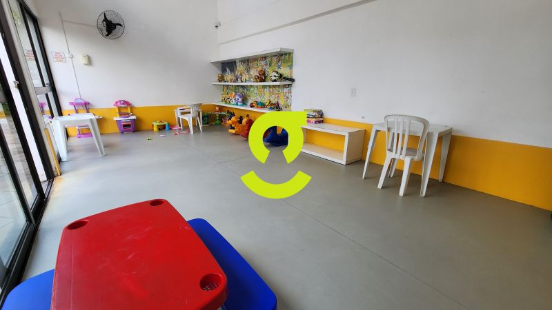 Apto semi mobiliado, 72m, 2 dorm, vaga coberta e i...