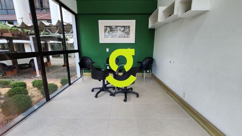 Apto semi mobiliado, 72m, 2 dorm, vaga coberta e i...