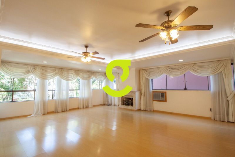 Apartamento com Lareira, 3 dorm, suíte e 2 vagas, ...