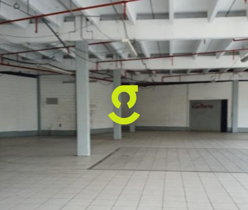 Loja Imponente com mais de 2800m, mais de 100 vag...