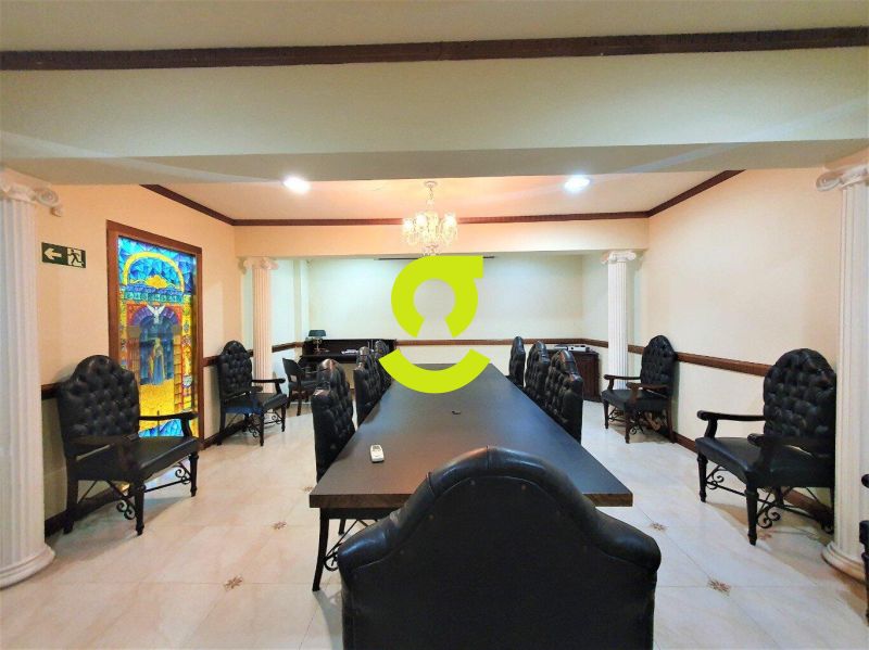 **Um palcio no corao de Porto Alegre.** Arquite...