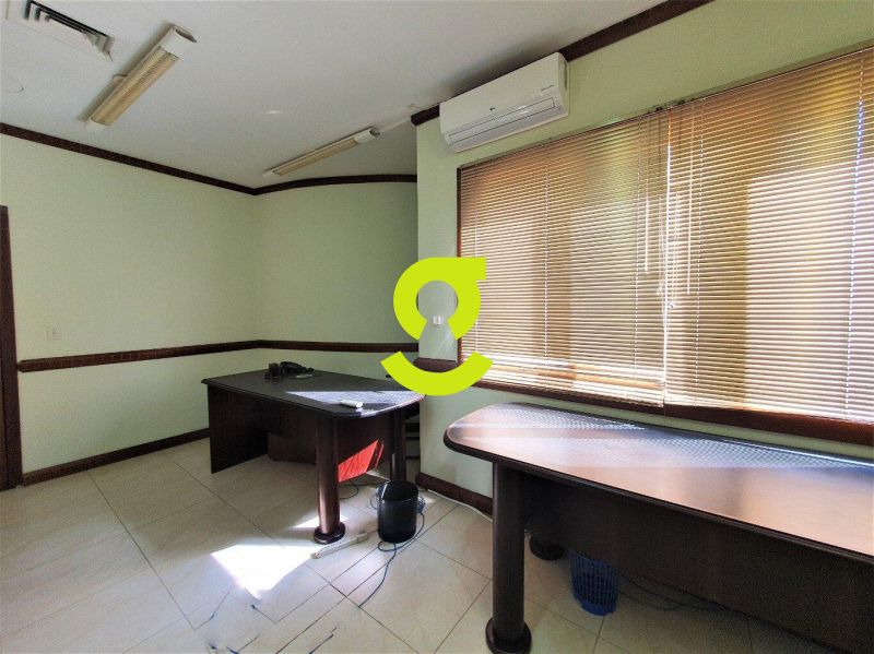 **Um palcio no corao de Porto Alegre.** Arquite...