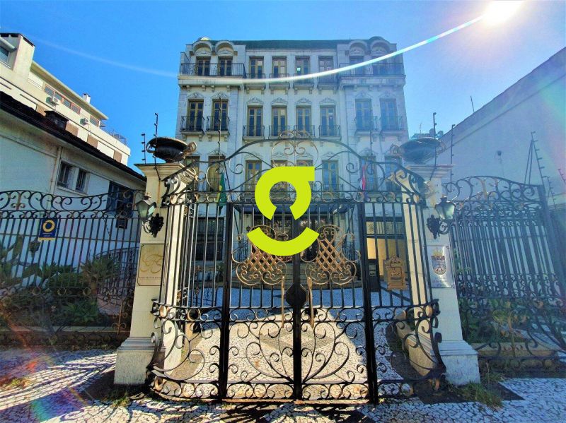 **Um palcio no corao de Porto Alegre.** Arquite...