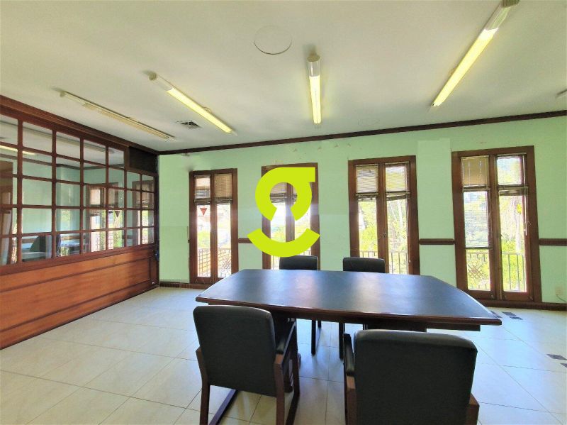 **Um palcio no corao de Porto Alegre.** Arquite...