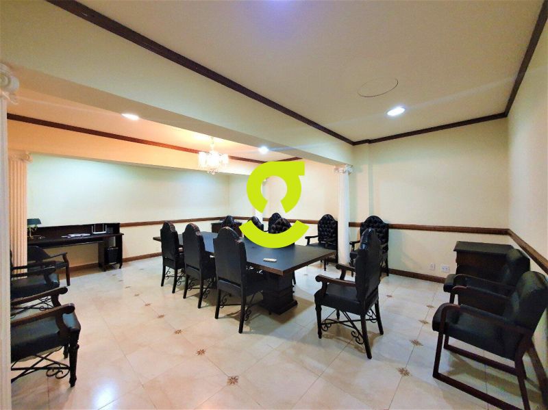 **Um palcio no corao de Porto Alegre.** Arquite...