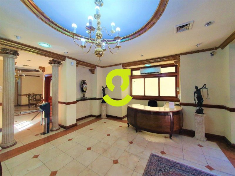 **Um palcio no corao de Porto Alegre.** Arquite...