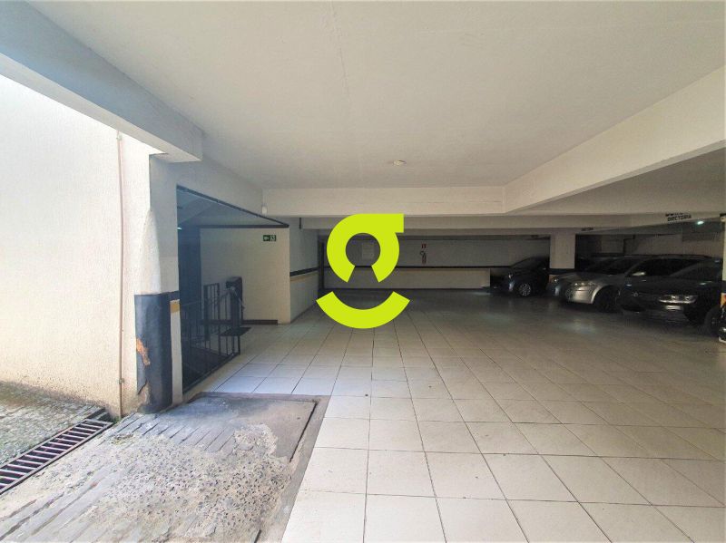 **Um palcio no corao de Porto Alegre.** Arquite...