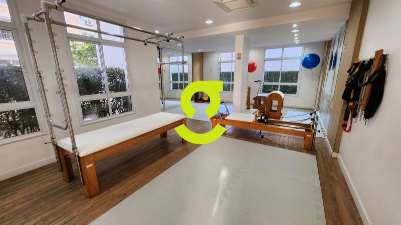 Excelente apto semi mobiliado, anda alto, 106m, la...