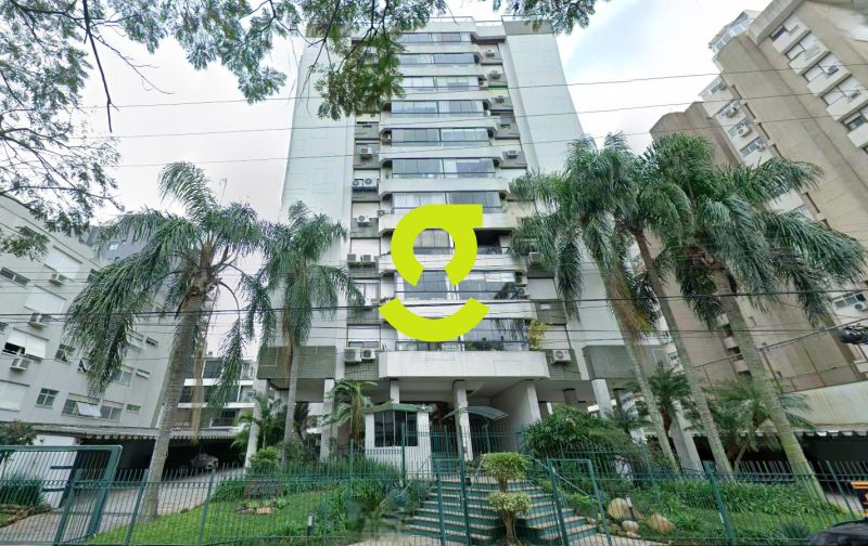 Apartamento ensolarado e impecvel ao lado da Pra...