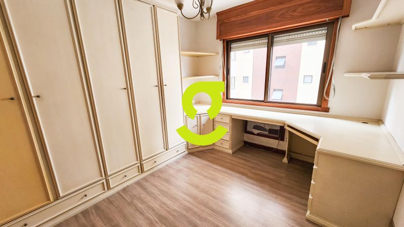 **174m privativos, 2 dormitrios (1 sute com hid...