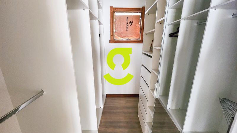 **174m privativos, 2 dormitrios (1 sute com hid...