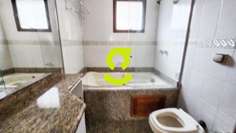 **174m privativos, 2 dormitrios (1 sute com hid...