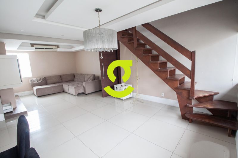 Cobertura semi mobiliado, 240m priv, lareira, ar c...