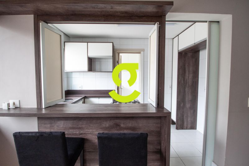 Cobertura semi mobiliado, 240m priv, lareira, ar c...