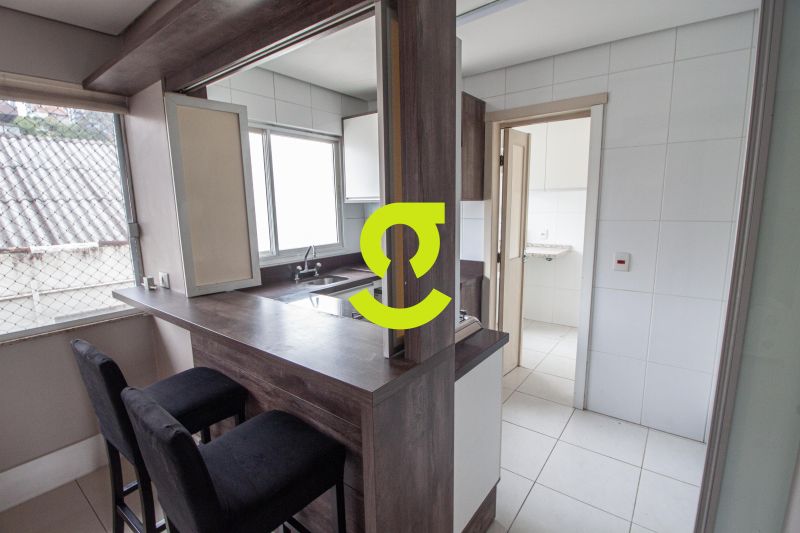 Cobertura semi mobiliado, 240m priv, lareira, ar c...