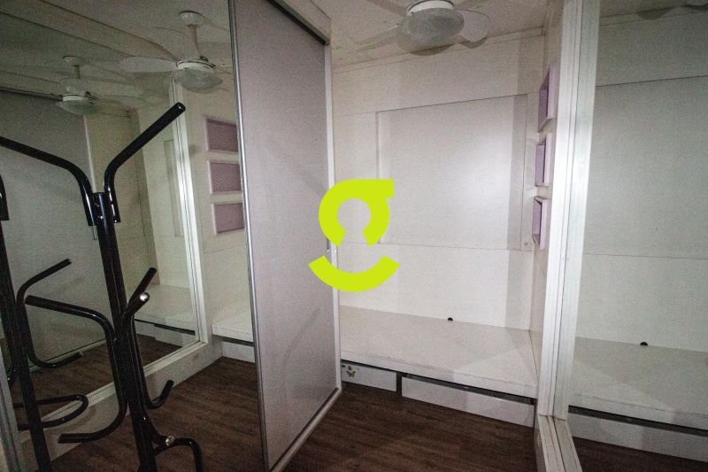 Cobertura semi mobiliado, 240m priv, lareira, ar c...