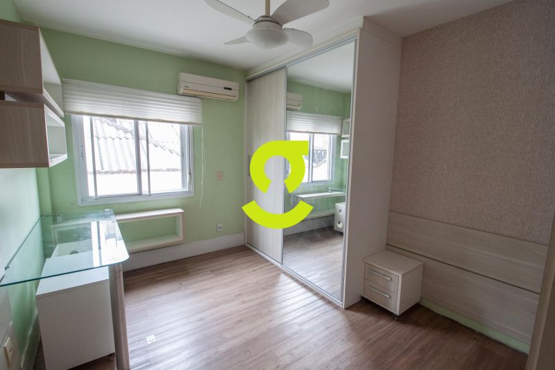 Cobertura semi mobiliado, 240m priv, lareira, ar c...