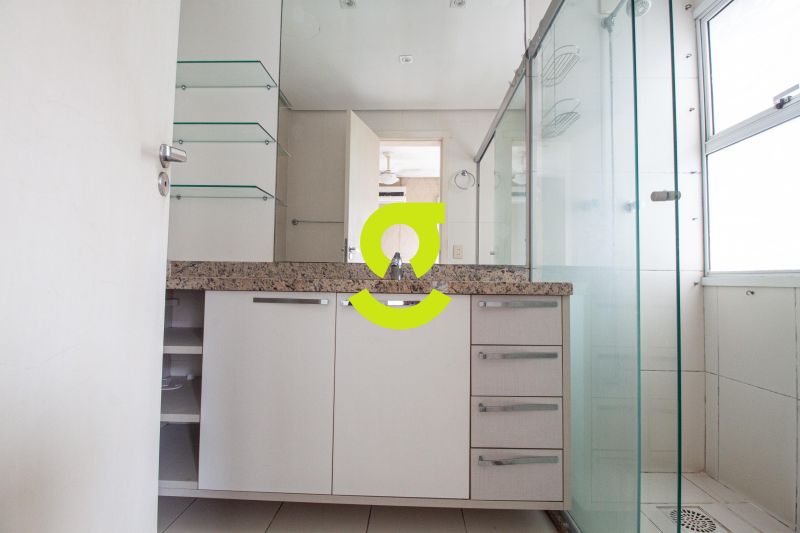 Cobertura semi mobiliado, 240m priv, lareira, ar c...