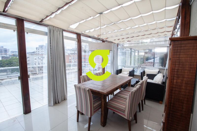 Cobertura semi mobiliado, 240m priv, lareira, ar c...