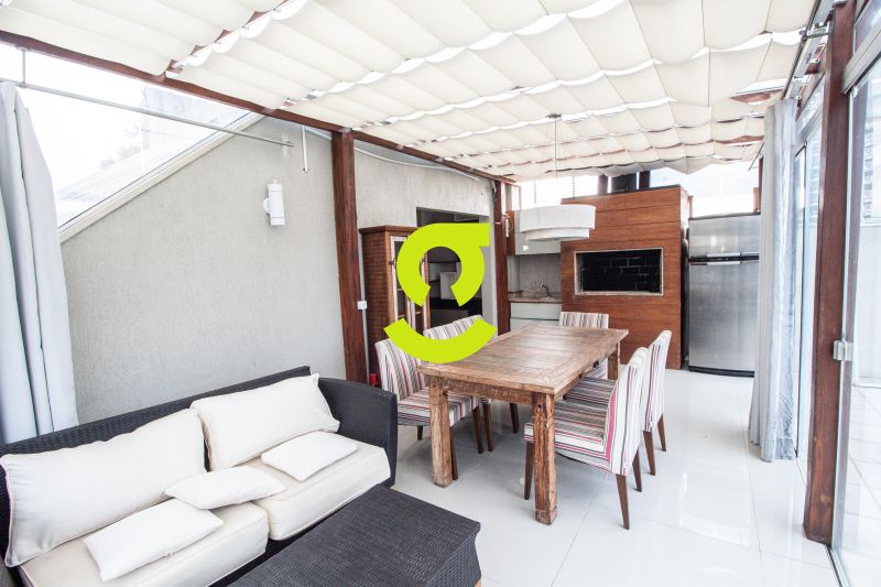 Cobertura semi mobiliado, 240m priv, lareira, ar c...