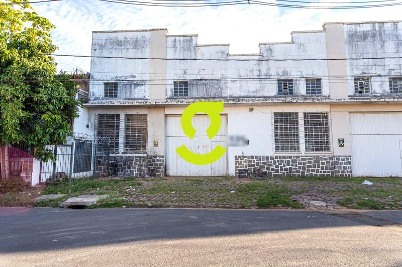 448m de rea construda - P-direito de 8 metros ...