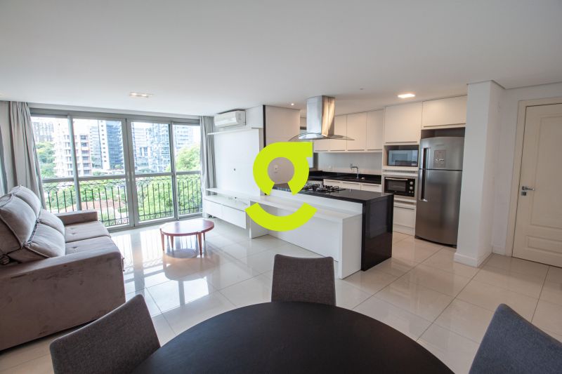 Excelente apto MOBILIADO, andar alto, churrasqueir...