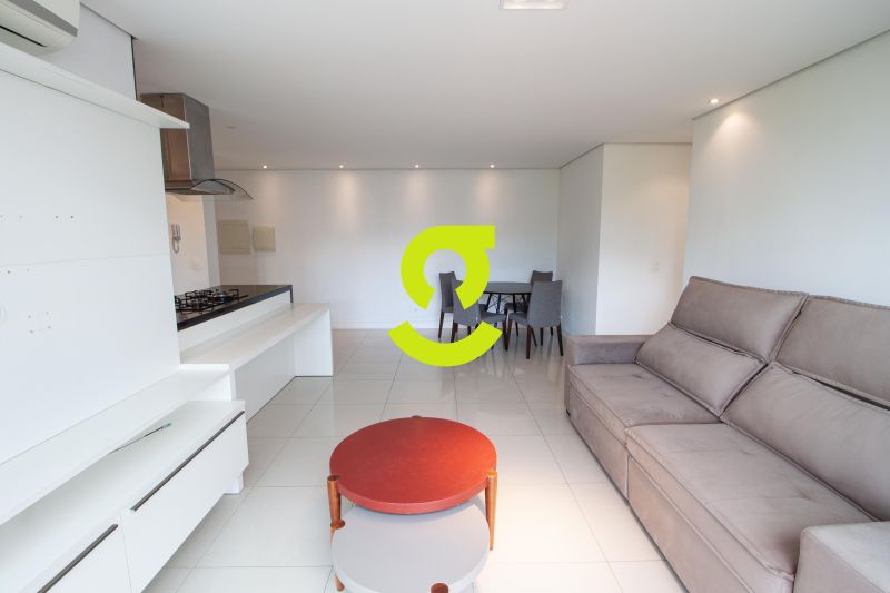 Excelente apto MOBILIADO, andar alto, churrasqueir...