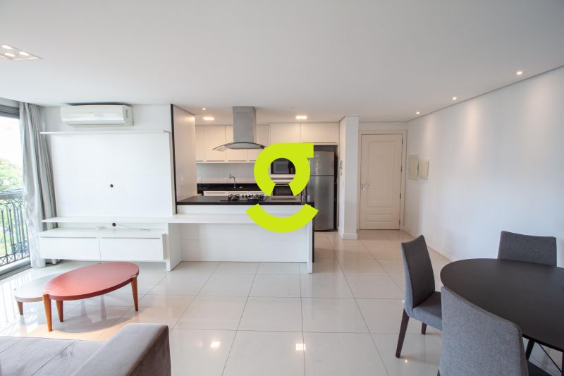 Excelente apto MOBILIADO, andar alto, churrasqueir...