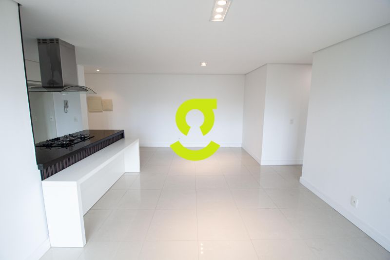 timo apto andar alto, semi mobiliado, 72m priv, 2...