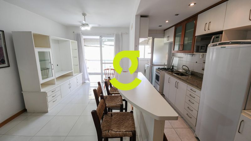 Ótimo apartamento mobiliado, andar alto, 72m priv,...