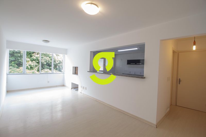 **89m de amplitude, sute, churrasqueira e duas v...