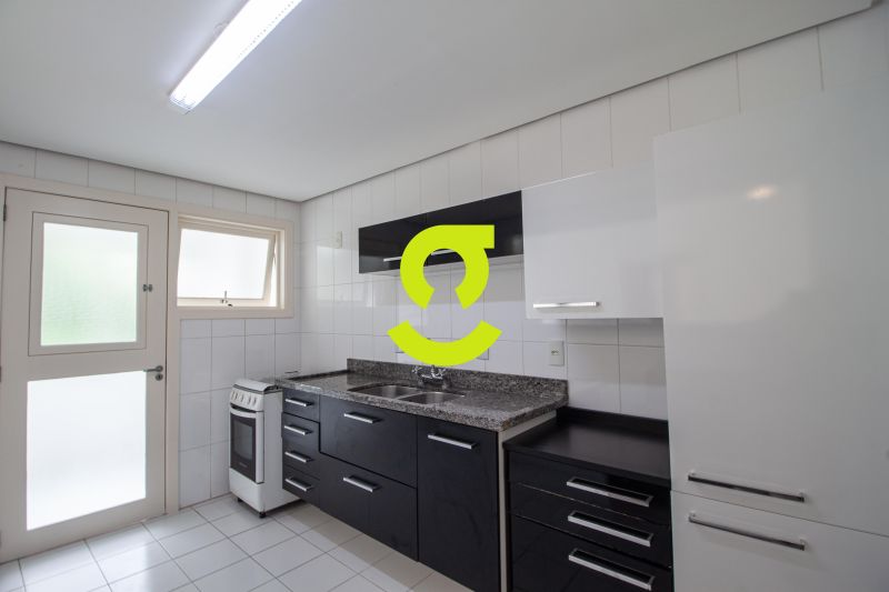 **89m de amplitude, sute, churrasqueira e duas v...