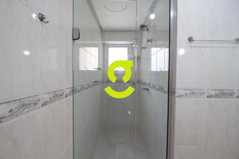 **89m de amplitude, sute, churrasqueira e duas v...