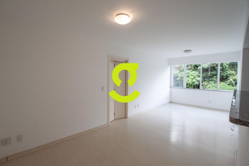 **89m de amplitude, sute, churrasqueira e duas v...